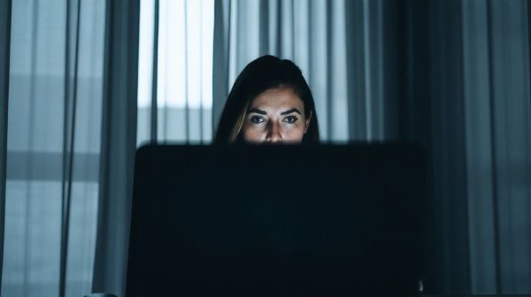 Découvrez les avantages des discussions anonymes en ligne