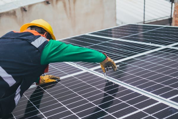 Panneau solaire photovoltaïque : un investissement rentable et durable